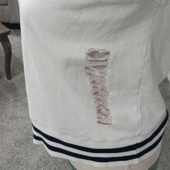 Stateside ripped / shredded white T-shirt with black stripe at cuff and him - Picture 3 of 5